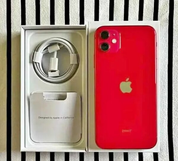 iPhone 11 64 Go Noir et Rouge