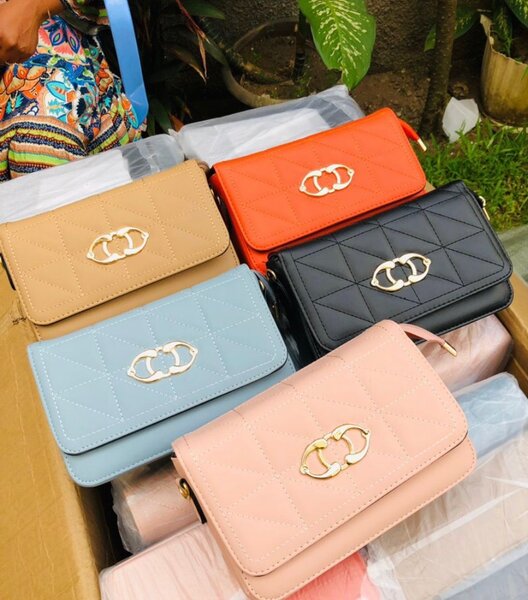 Sac importé disponible en plus