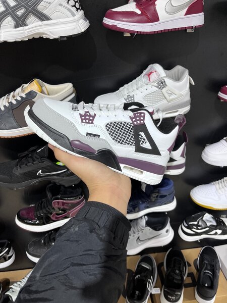 JORDAN 4