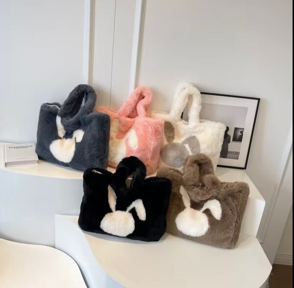 Sac douillet lapin en peluche