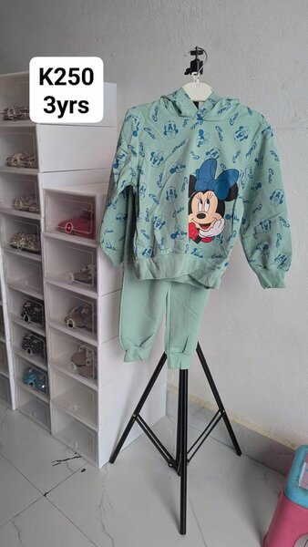 Kids tracksuits
