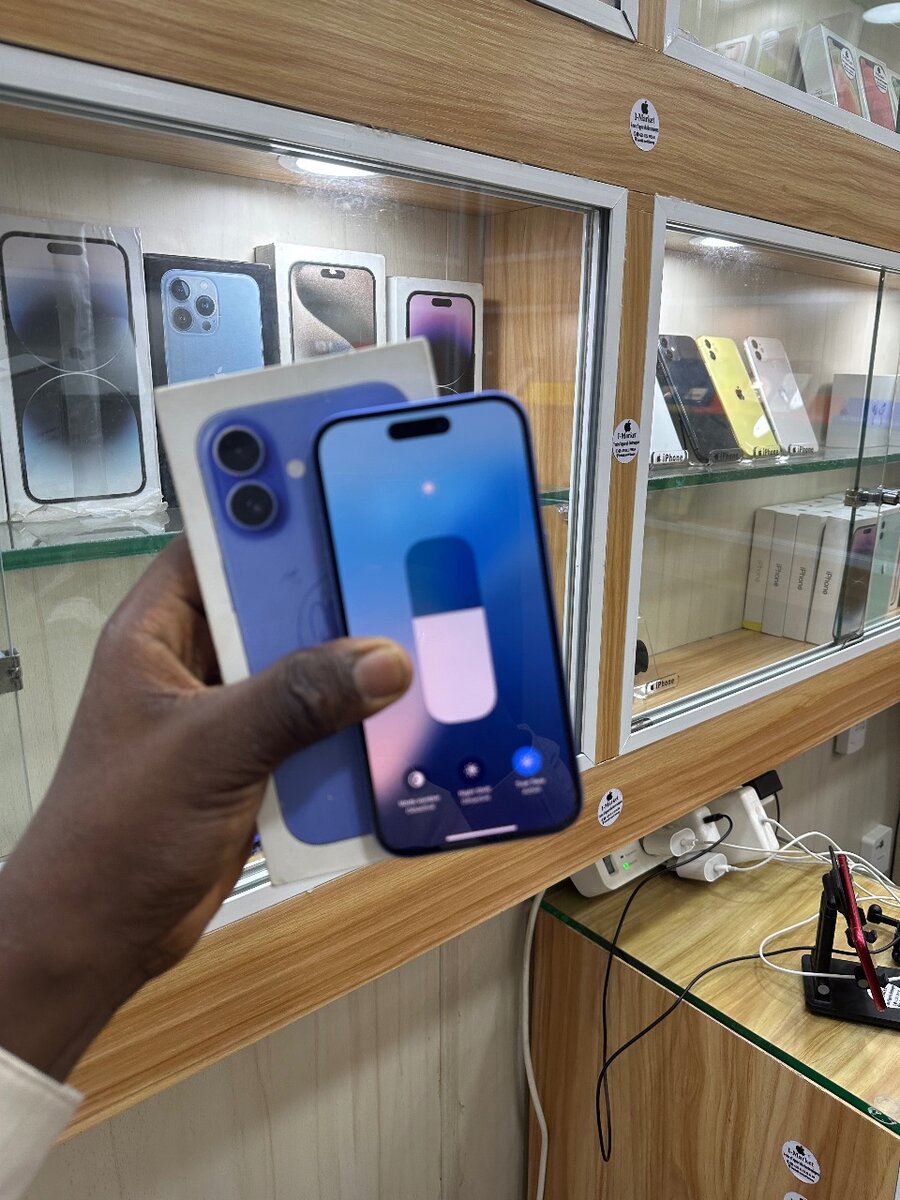 iPhone 16 simple