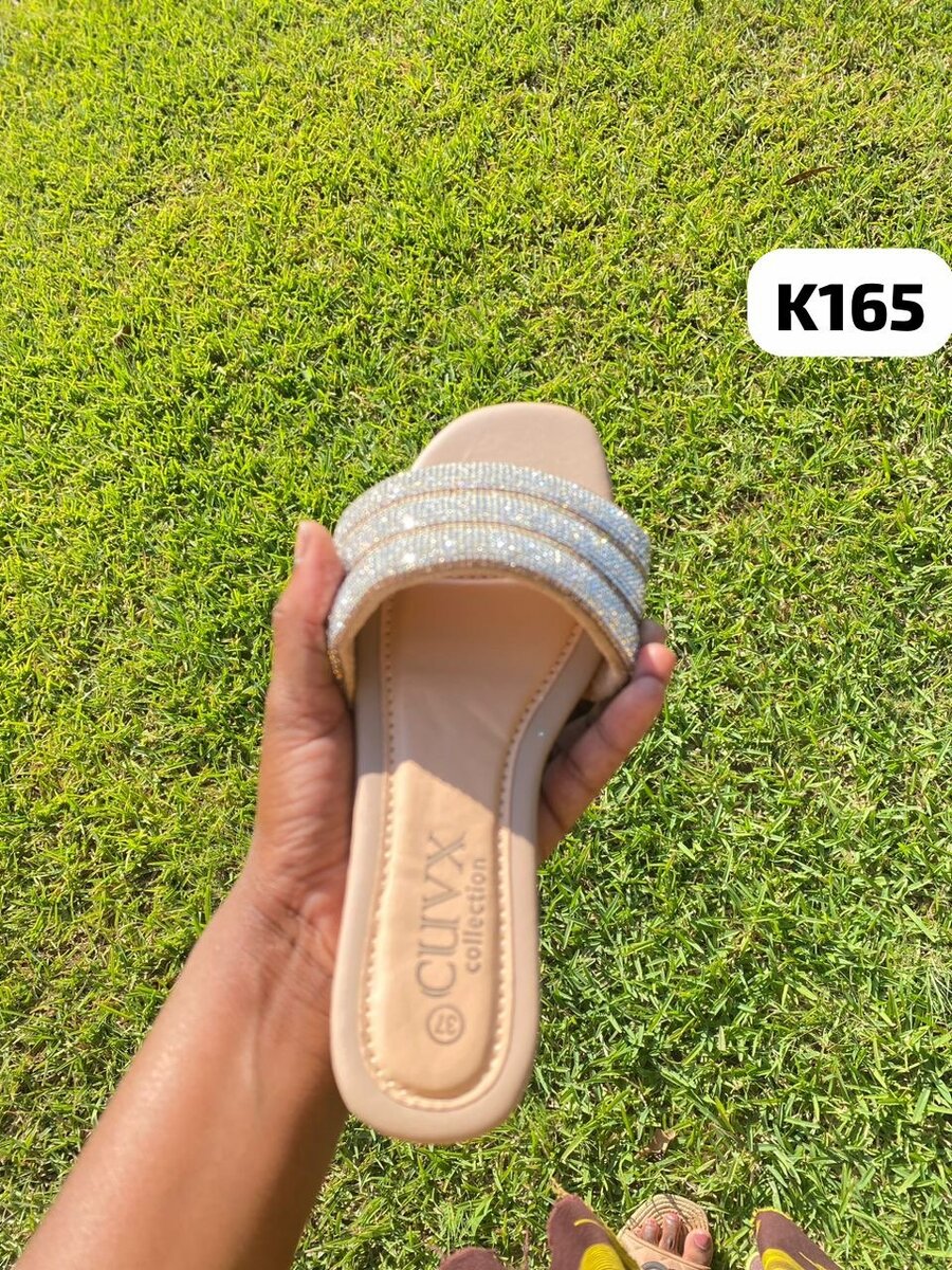 Ladies slippers