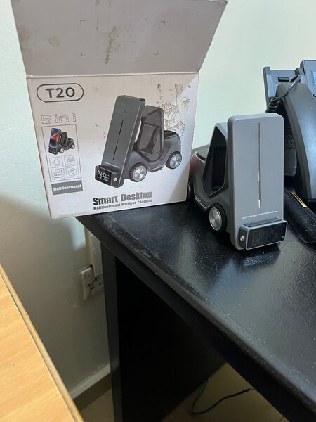 T20 Smart desk