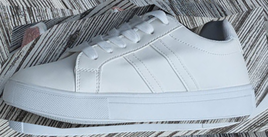 Ladies sneakers