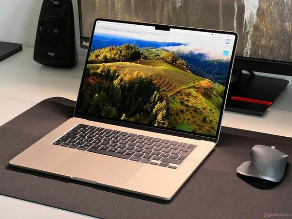 NEW 2023 MACBOOK PRO M3 PRO CHIP 18GIG/512 GIG (15 INCH)