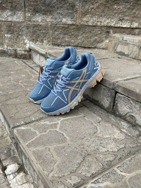 ASICS gel runner
