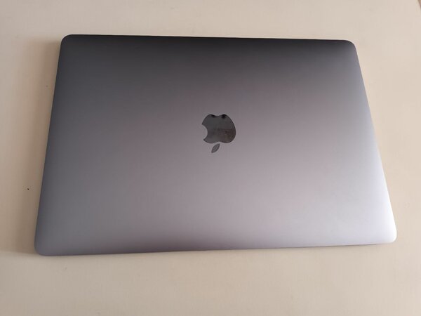 Apple MacBook 2019