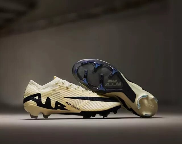 Soccer boots