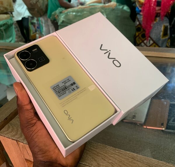 VIVO Y35 256GB/8GB DE RAM 2SIM 4G NEUF