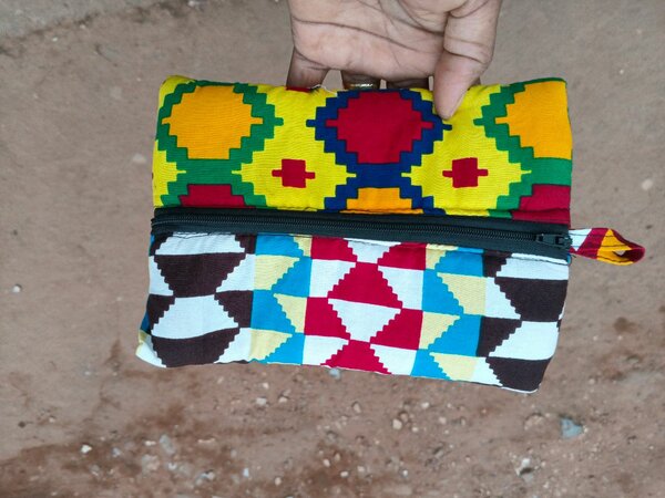 Pochette colorée en tissu