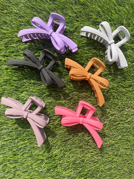 Claw clips