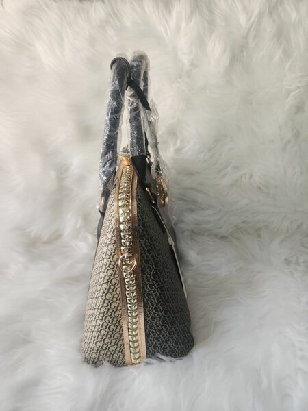 Ladies handbag
