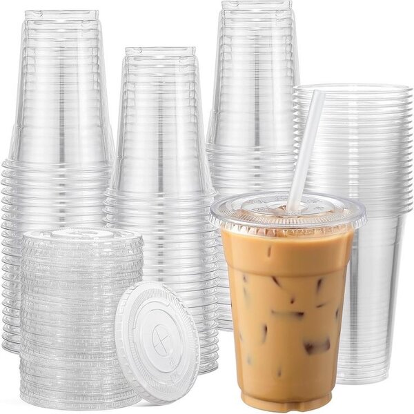 Gobelets en plastique transparents