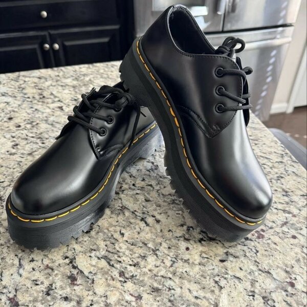 Chaussures noires Dr. Martens