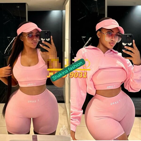 Tenue de sport rose pour femmes