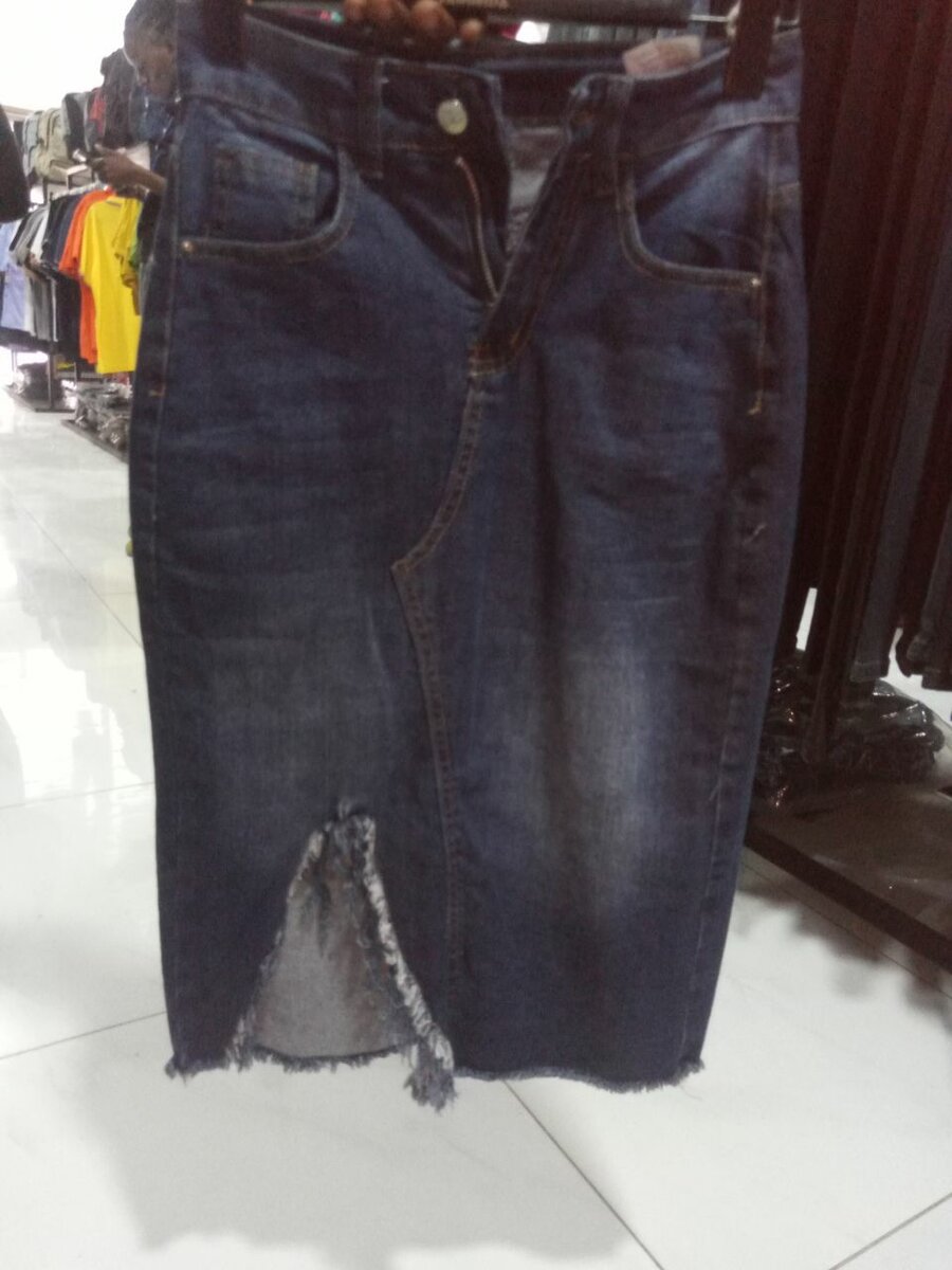 Demni skirts