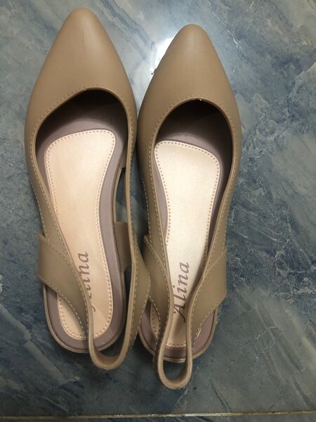 Ladies half shoe