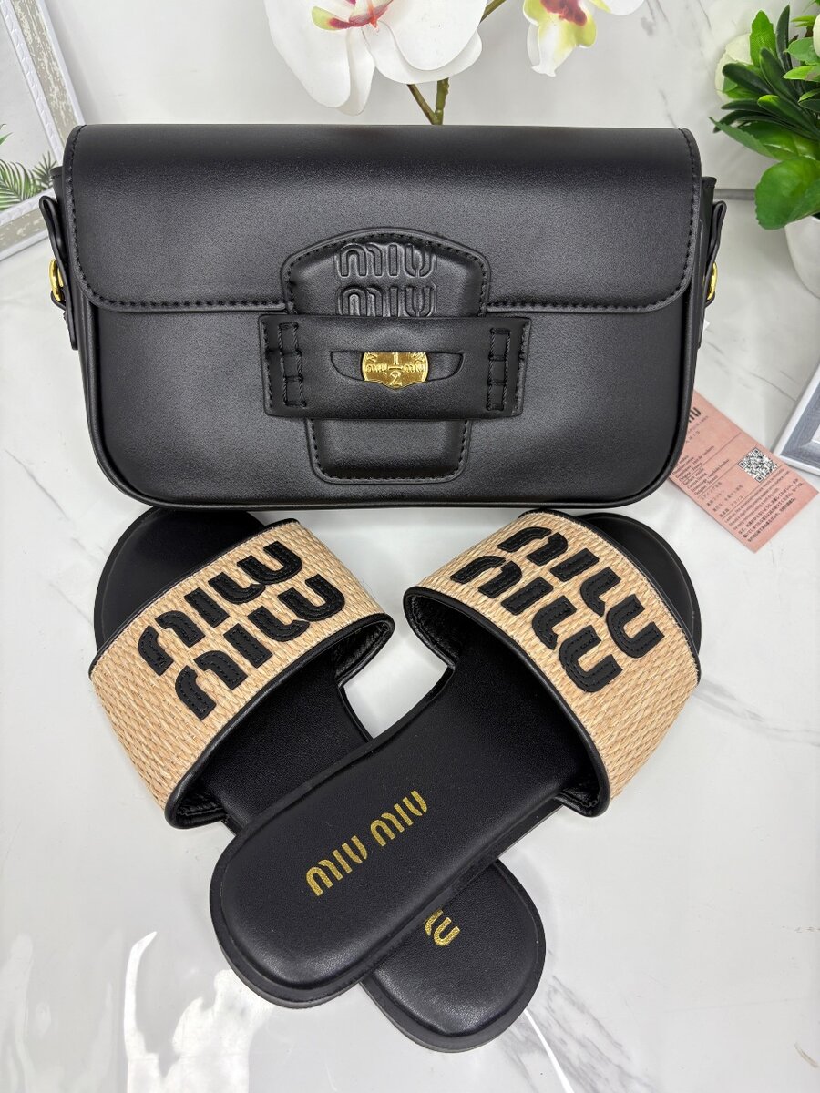 Ensemble sac et sandales en cuir