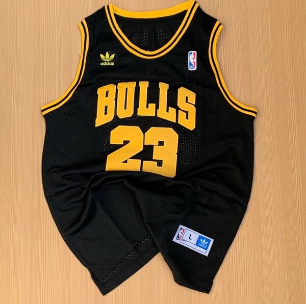NBA tops /Armless
