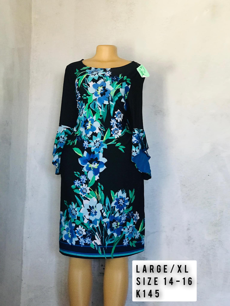 Robe noir bleu