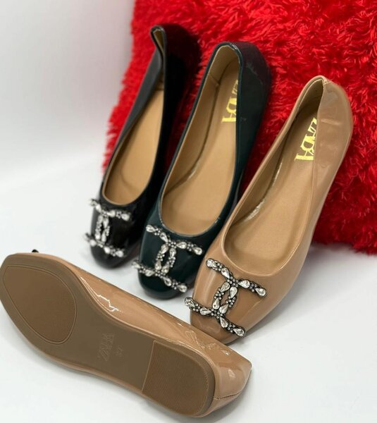 Flat shoes for ladies