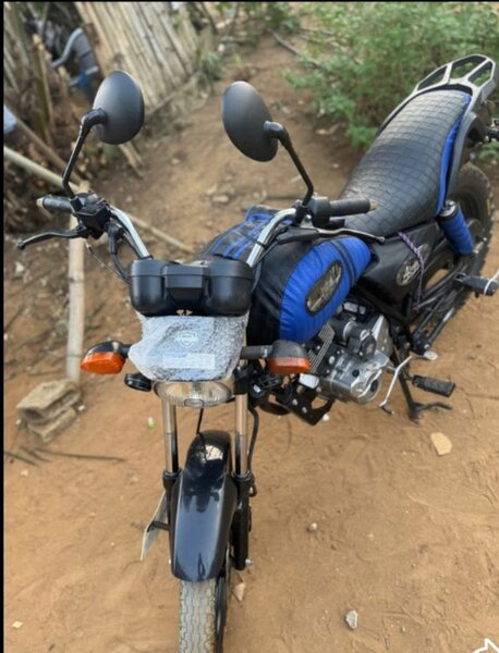 Moto élégante et puissante