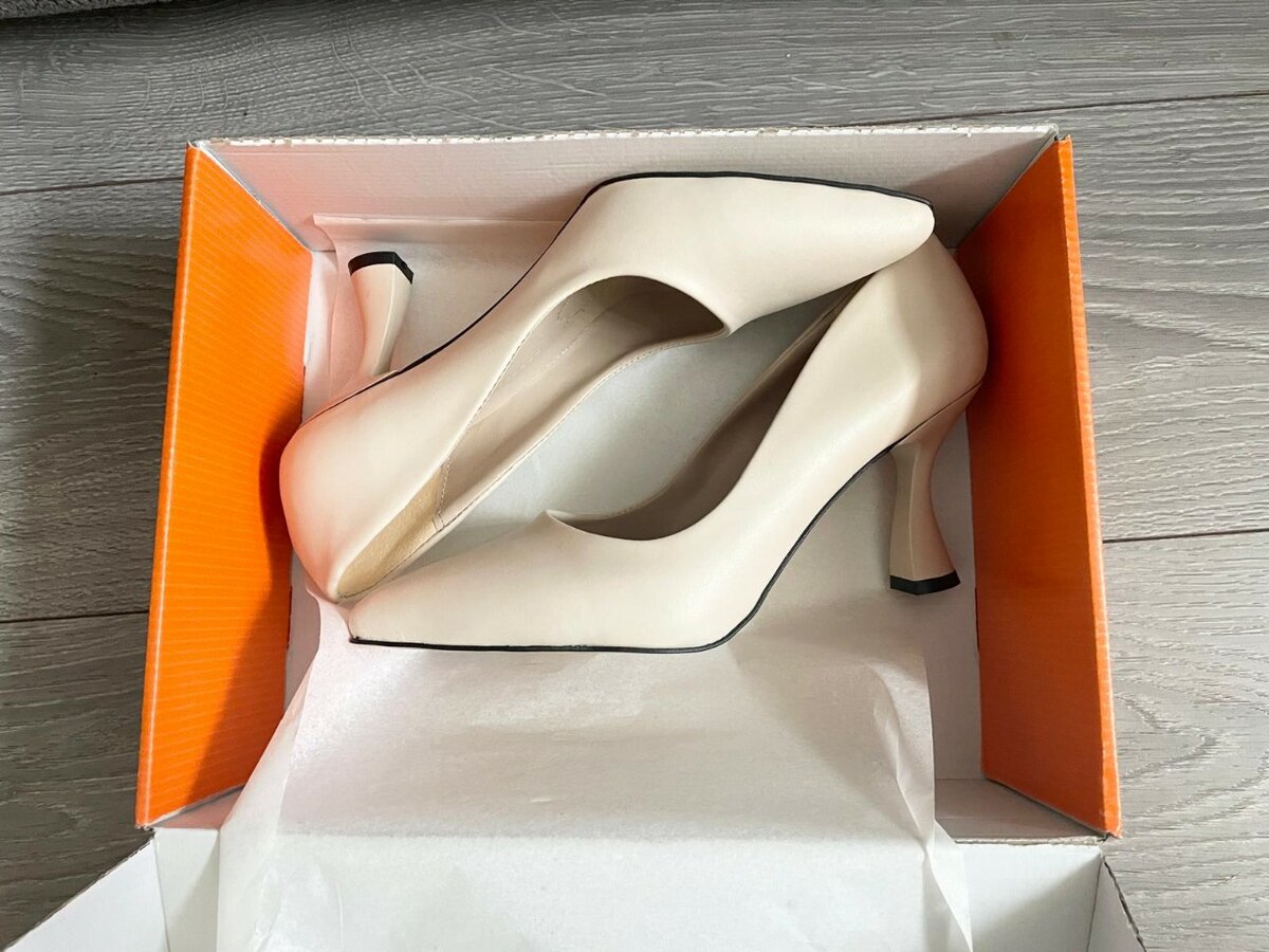 Dress shoe