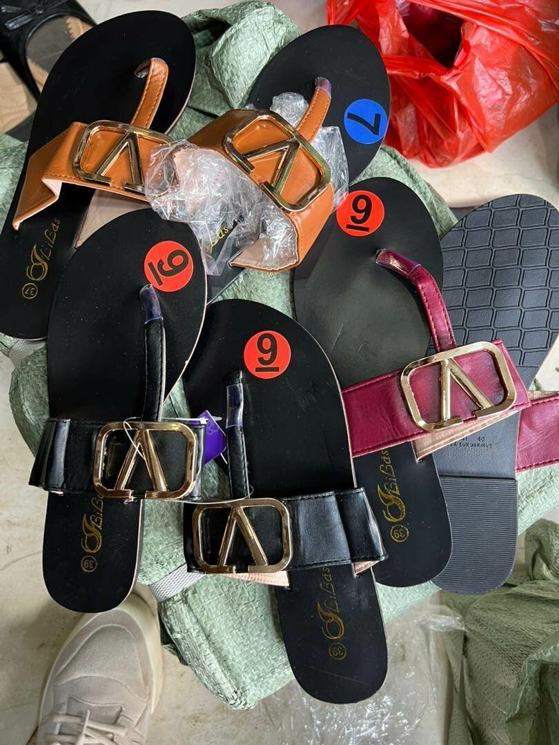 Ladies slippers