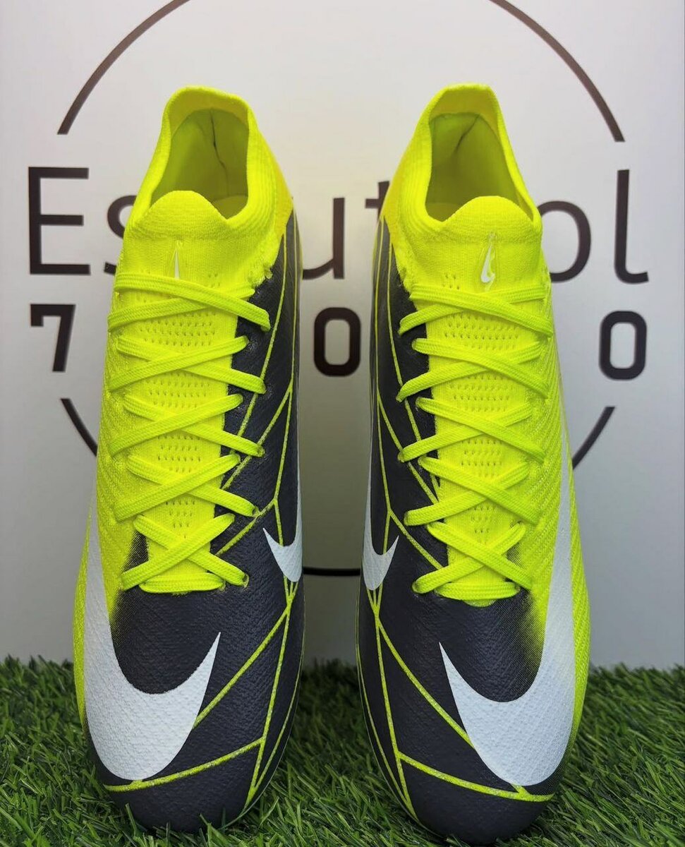 Crampons Nike