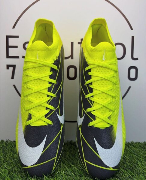 Crampons Nike