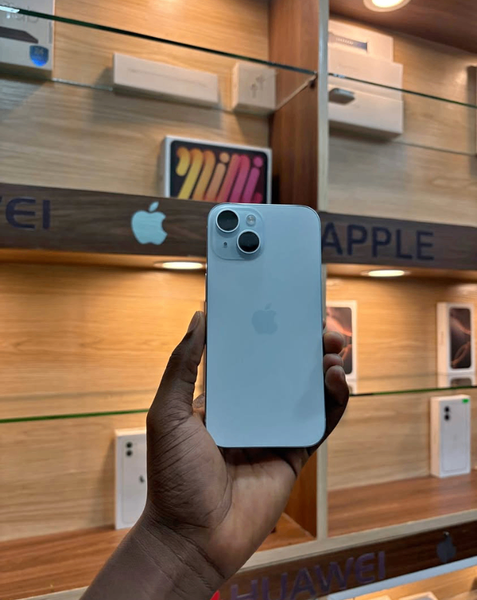 iPhone 15 Blanc Neuf 128GB