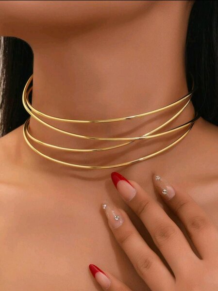 Collier ras du cou doré élégant