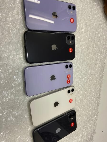 iPhone 64GB