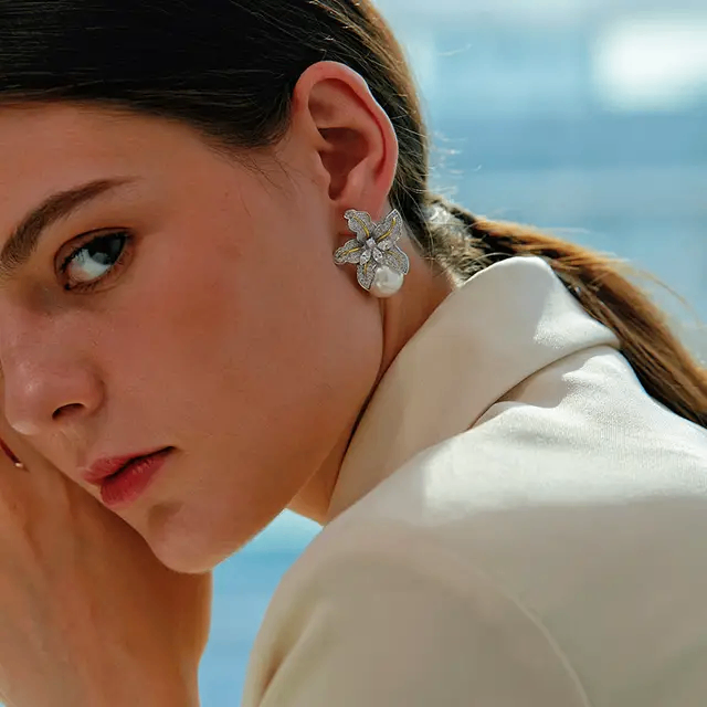Pearl earring