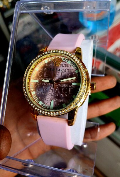 Montre élégante en or rose