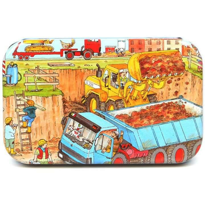 puzzle dans une boîte en métal