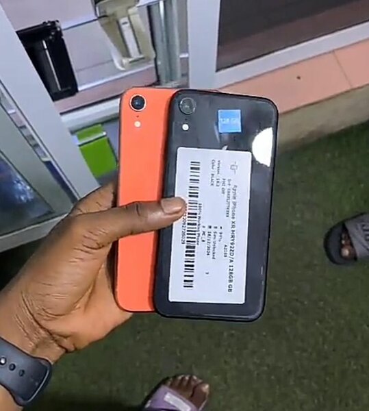 iPhone xr 64gig