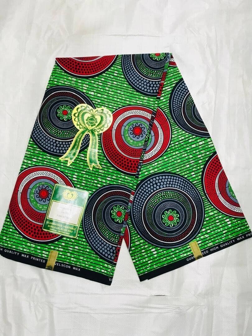 Tissu vert rouge 