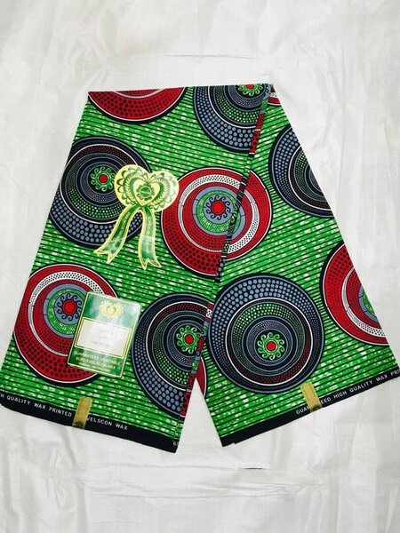 Tissu vert rouge 