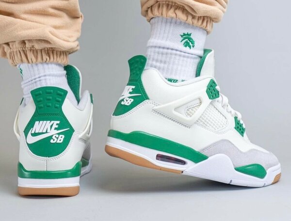 Air Jordan 4