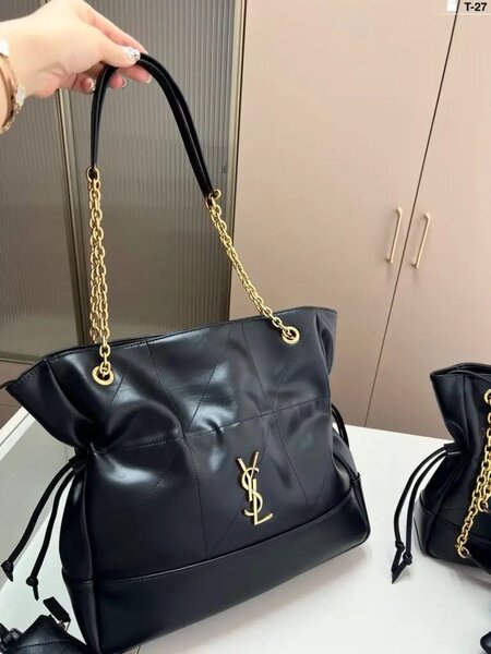 Sac à main en cuir noir luxe