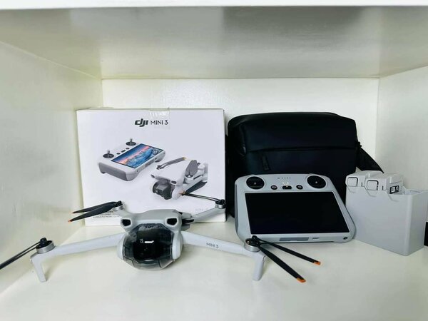 Drone DJI MINI 3 FLY MORE COMBO