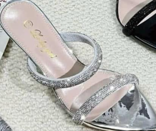 Women's shoes