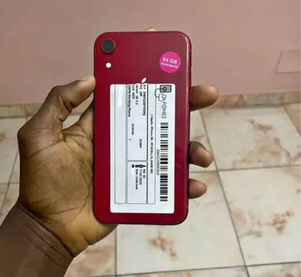 Smartphone rouge 64 Go débloqué