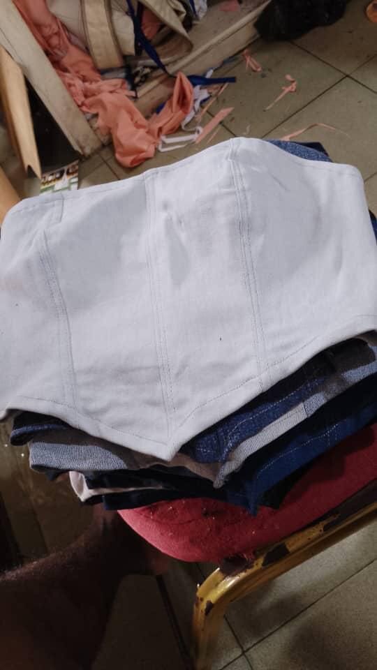 Short en jean bicolore moderne
