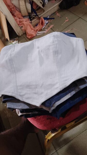 Short en jean bicolore moderne