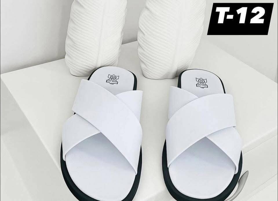 Sandales croisées blanches