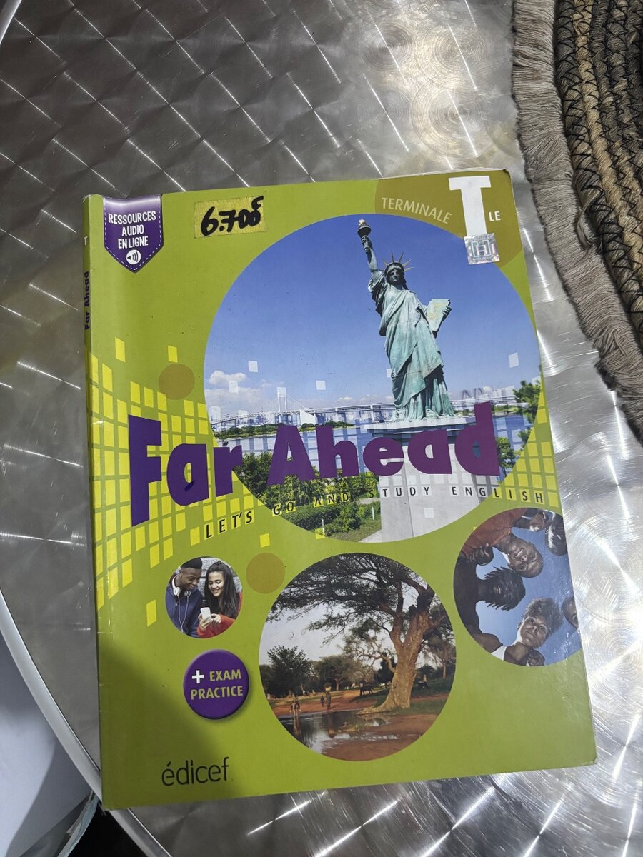 Livre anglais "Far Ahead" Terminale