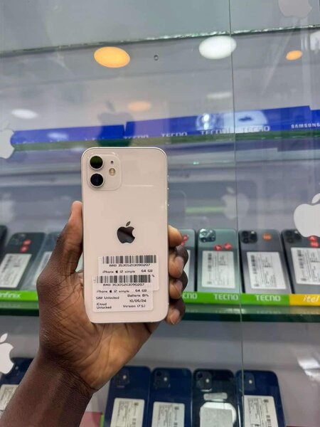 iPhone 12 casie neuf